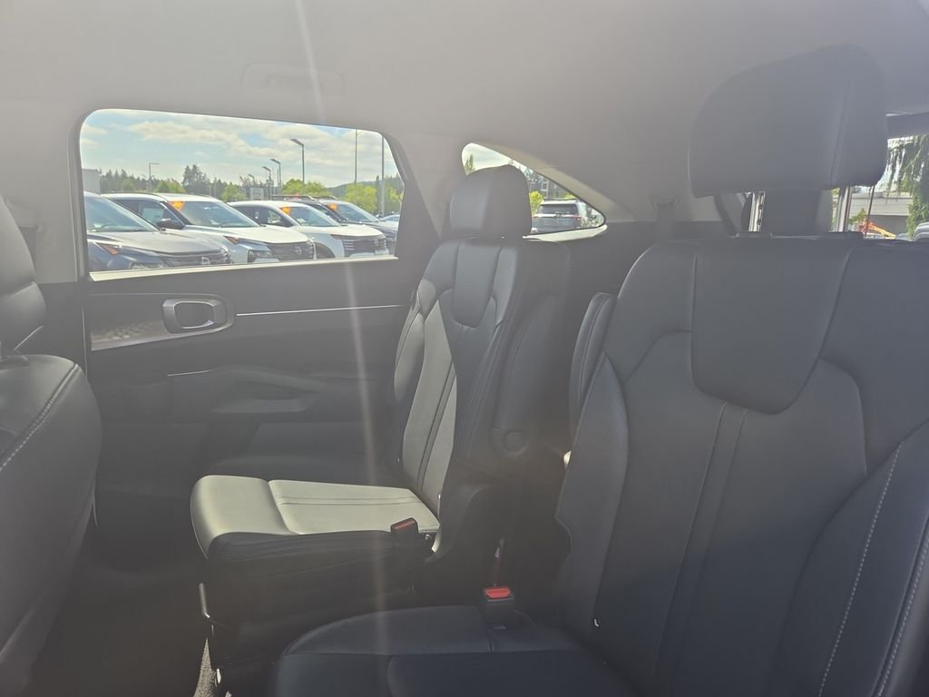 Used 2025 White Kia X-Line EX image 17