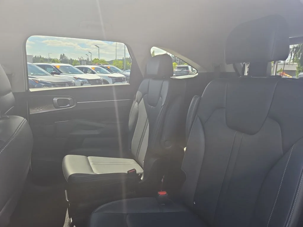 Used 2025 White Kia X-Line EX image 17