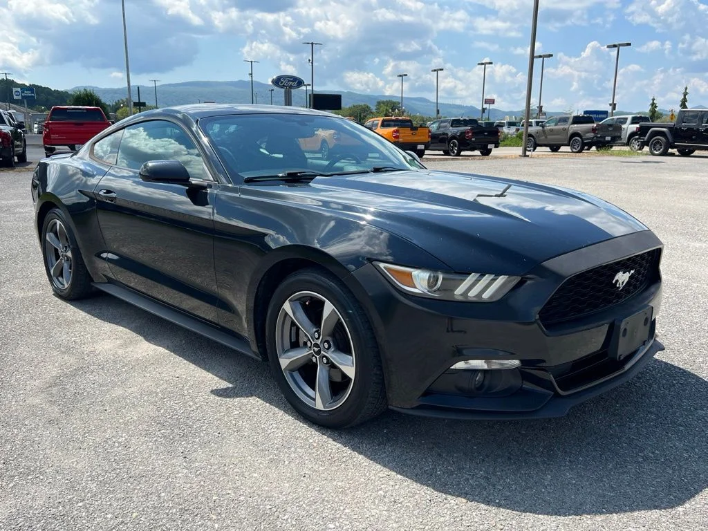Used 2016 Black Ford V6 image 12