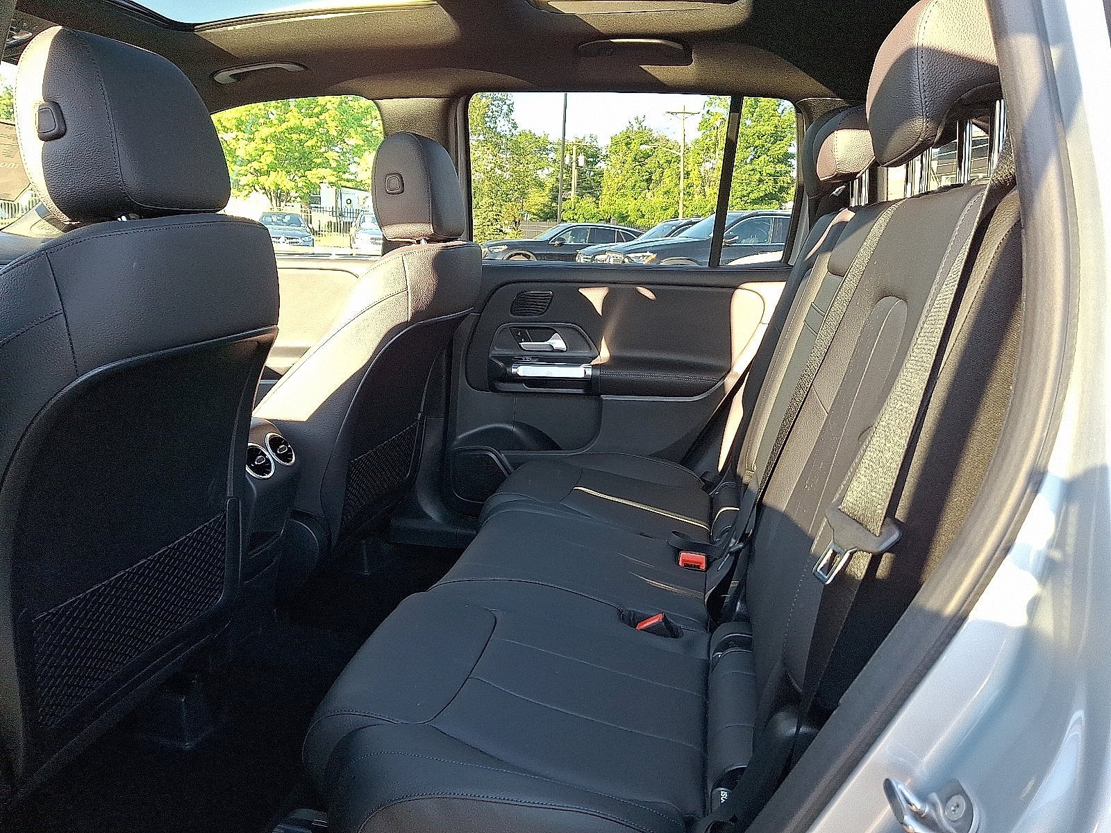 Used 2026 Cirrus Silver Metallic Mercedes-Benz GLB 250 image 6