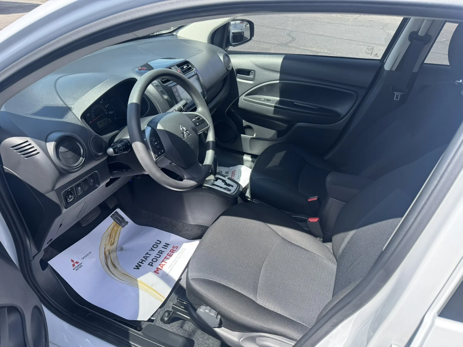 Used 2024 White Mitsubishi ES image 8