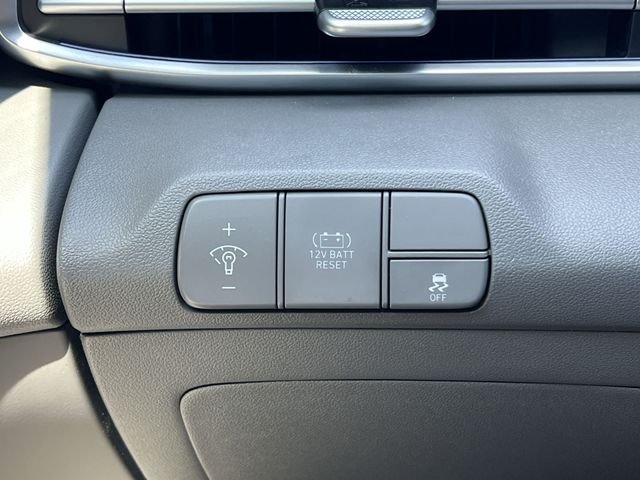 Certified Used 2025 White Hyundai SEL Sport image 36
