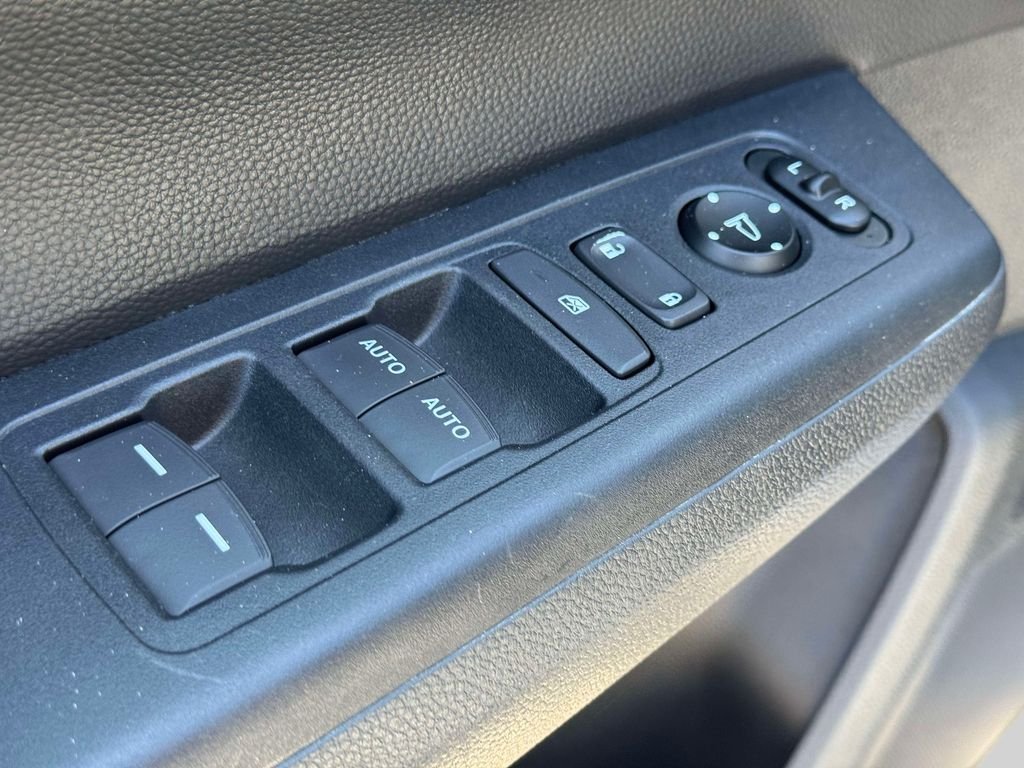 Used 2023  Honda EX image 17