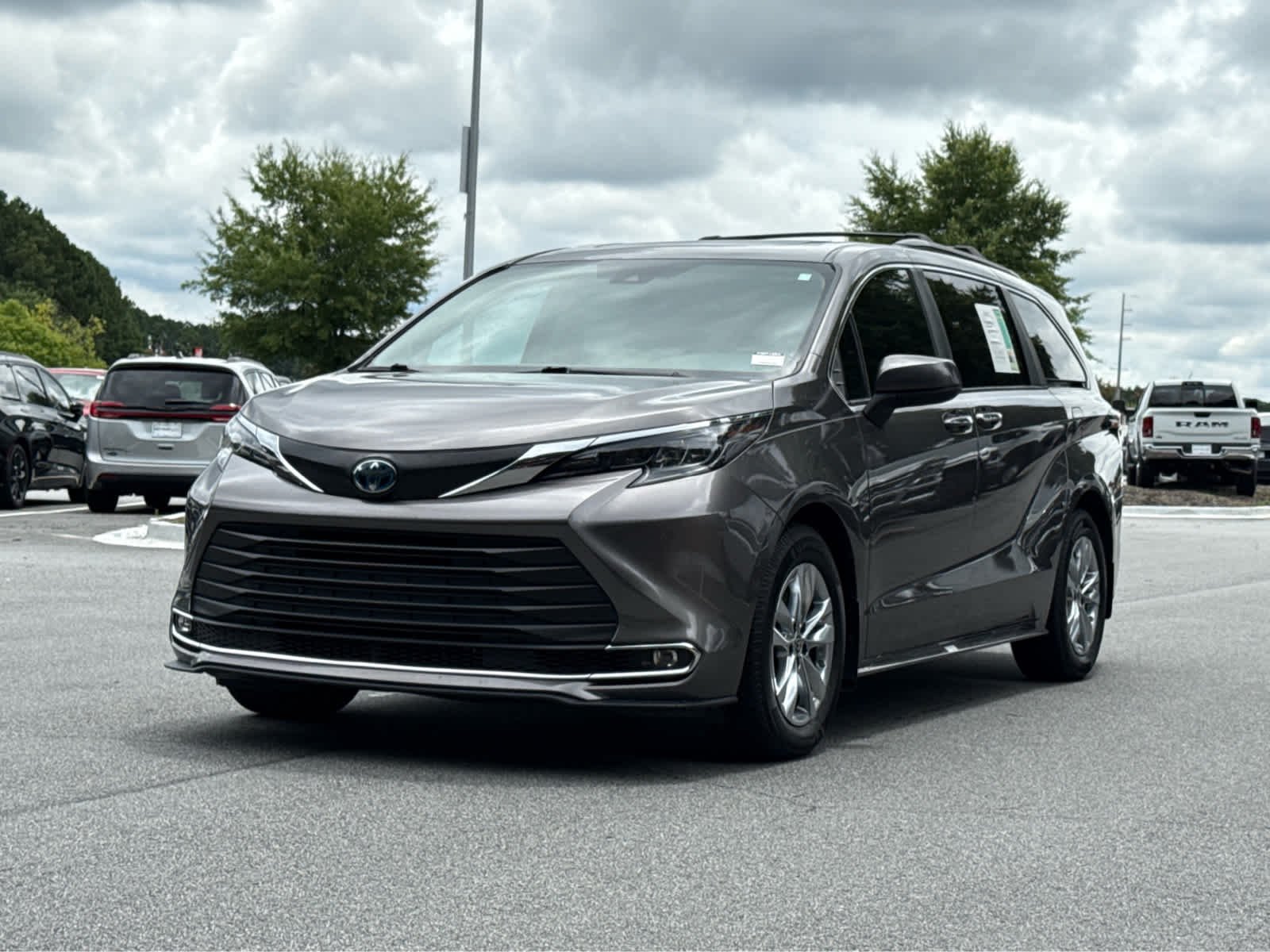 Used 2024 Predawn Gray Mica Toyota XLE image 9