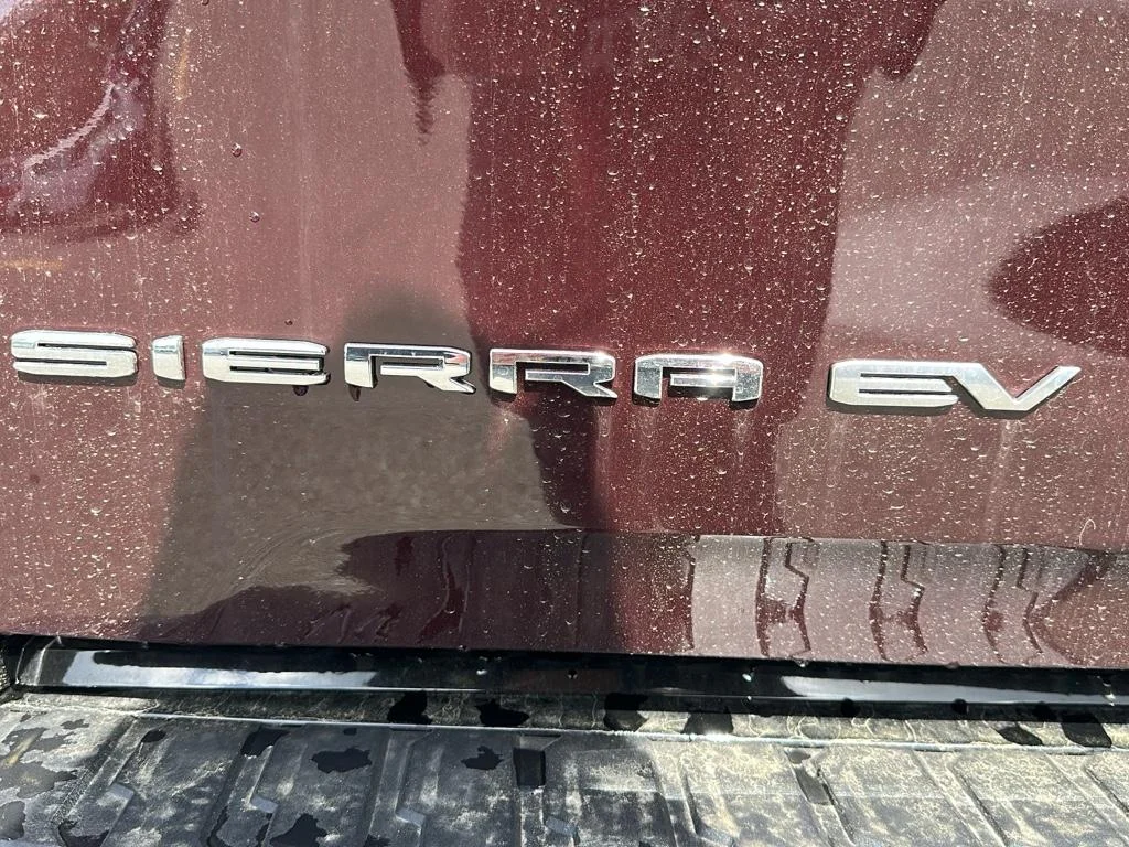 2025 GMC Sierra EV Denali - Photo 8