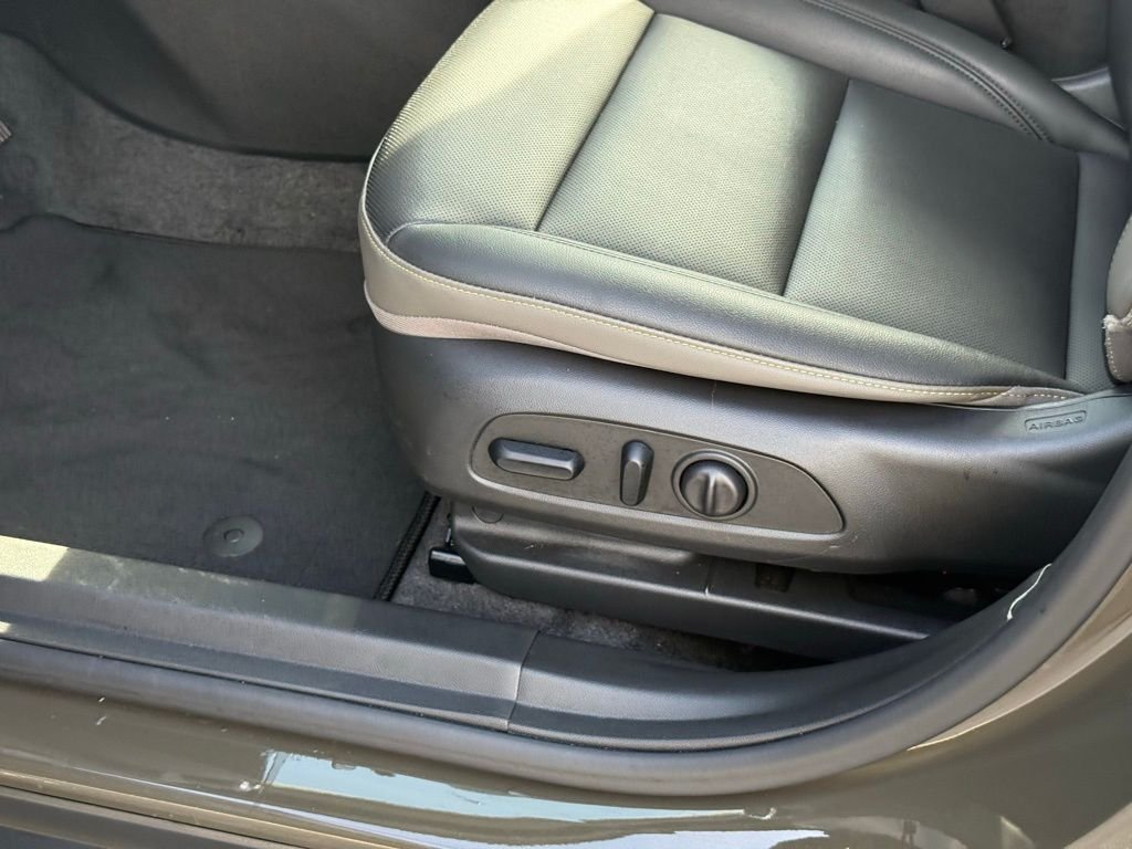 Used 2024 Brown Chevrolet ACTIV image 22
