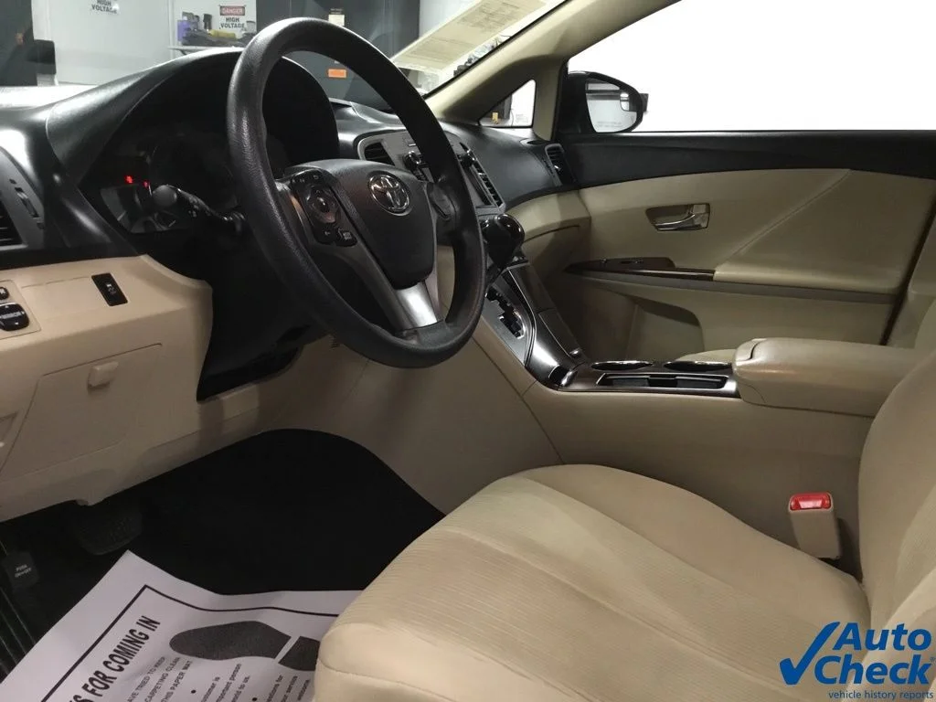 Used 2014 Black Toyota LE image 28