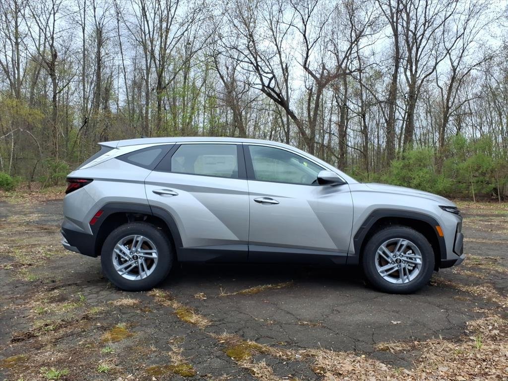 New 2026 Shimmering Silver Metallic Hyundai SE AWD image 4