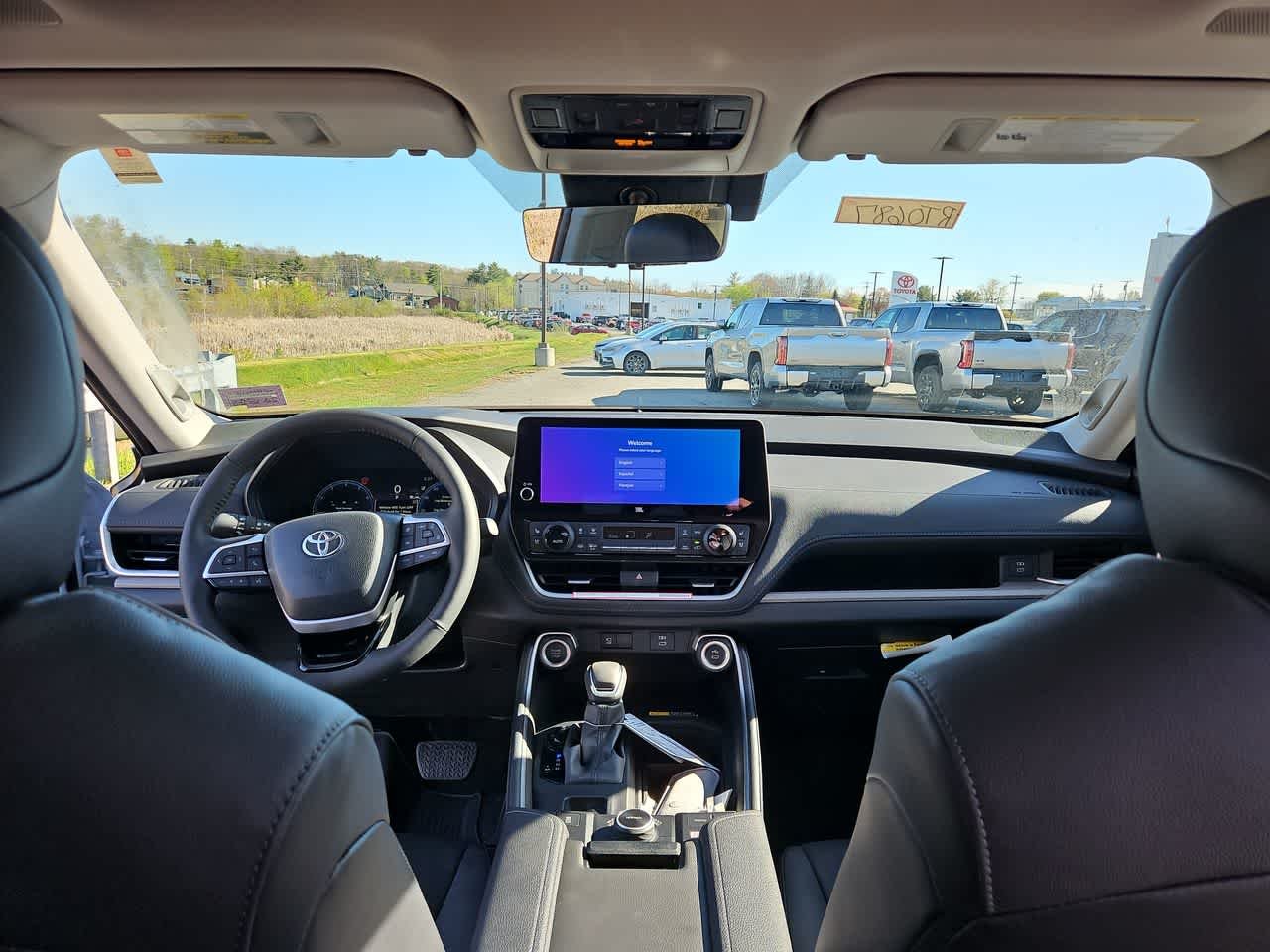 Used 2024 Wind Chill Pearl Toyota Platinum image 18