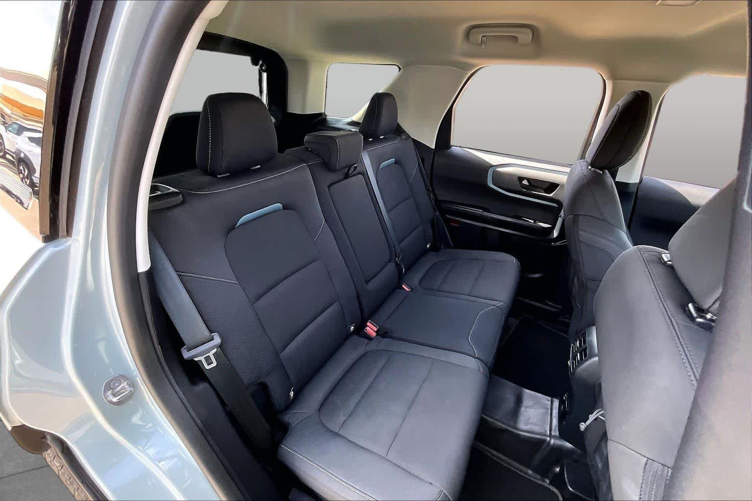 Used 2023 Cactus Gray Ford Badlands image 19