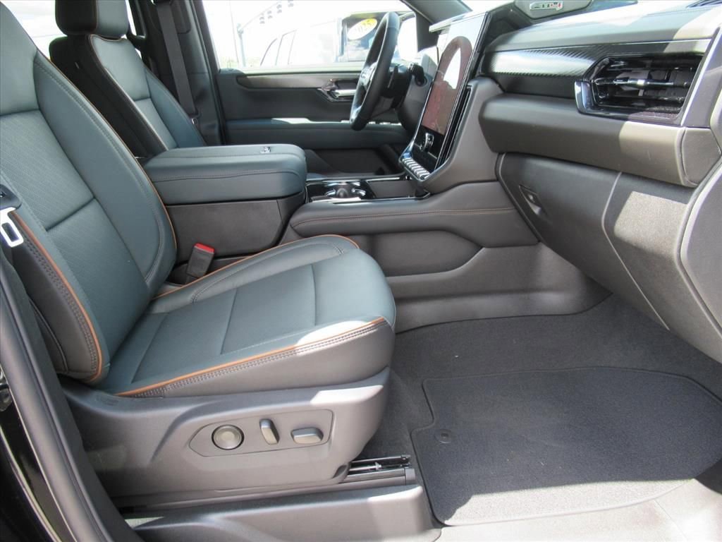 2026 GMC Yukon AT4 - Photo 10