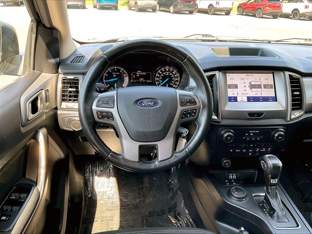 Used 2020 Black Ford XLT image 17