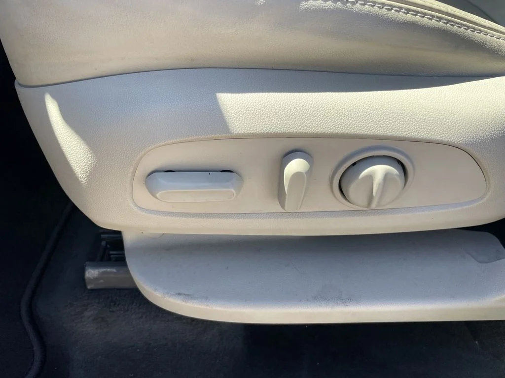 Used 2020 Dark Moon Blue Metallic Buick Essence image 18