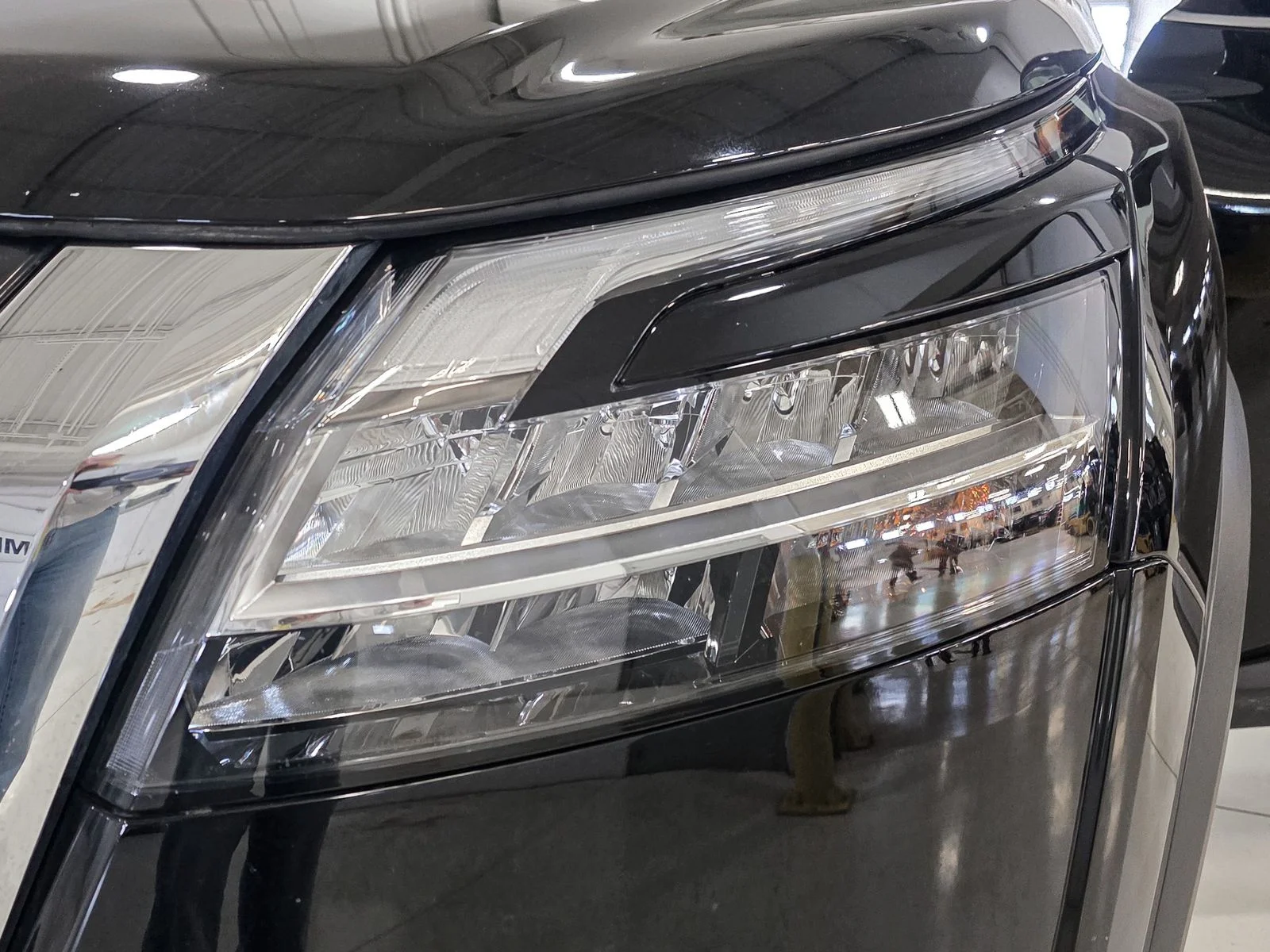 Used 2023 Black Nissan SL image 14