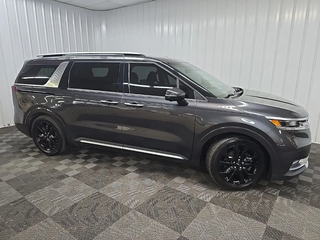 2022 Kia Sedona SX Prestige's photo