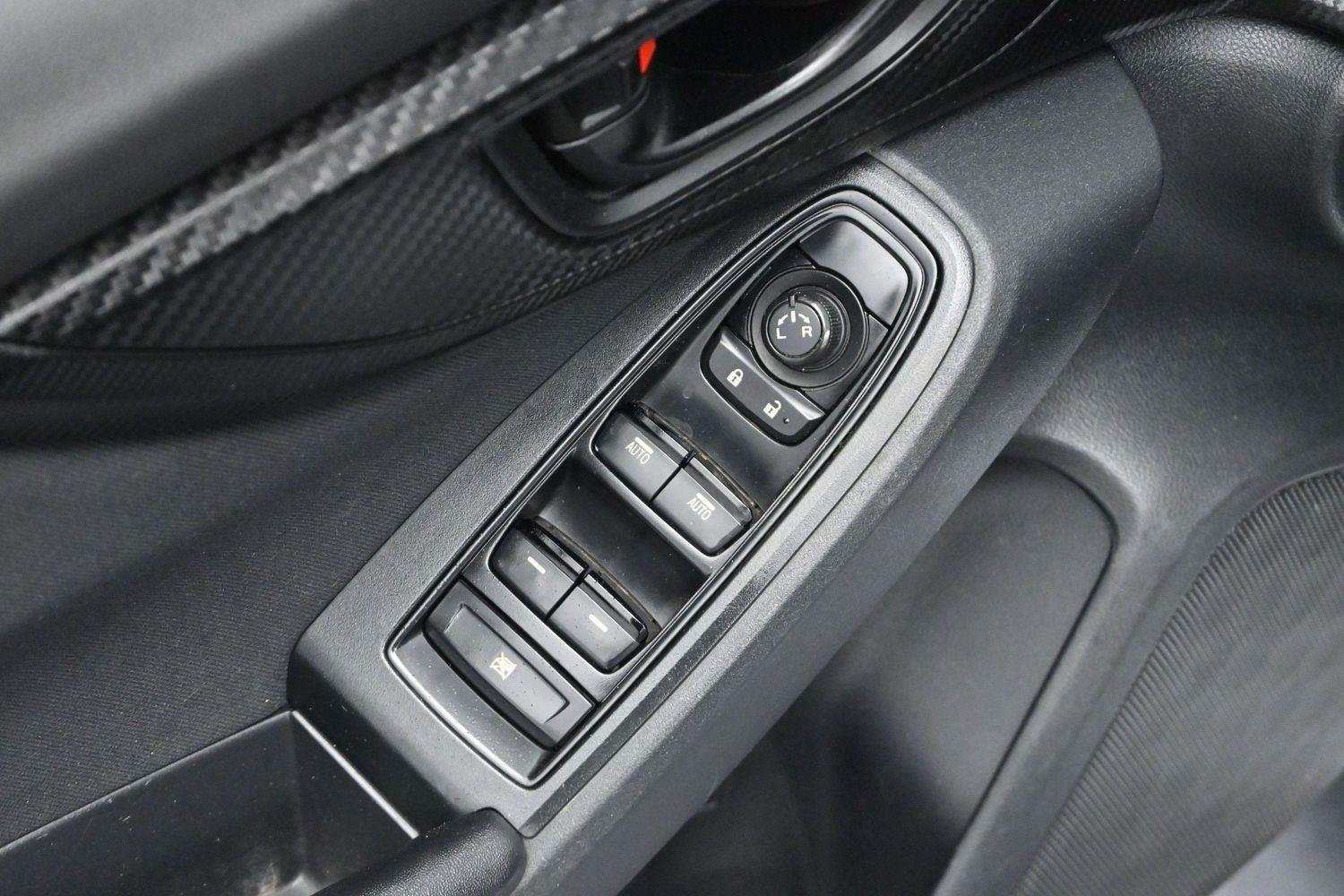 Used 2019 Ice Silver Metallic Subaru Premium image 10