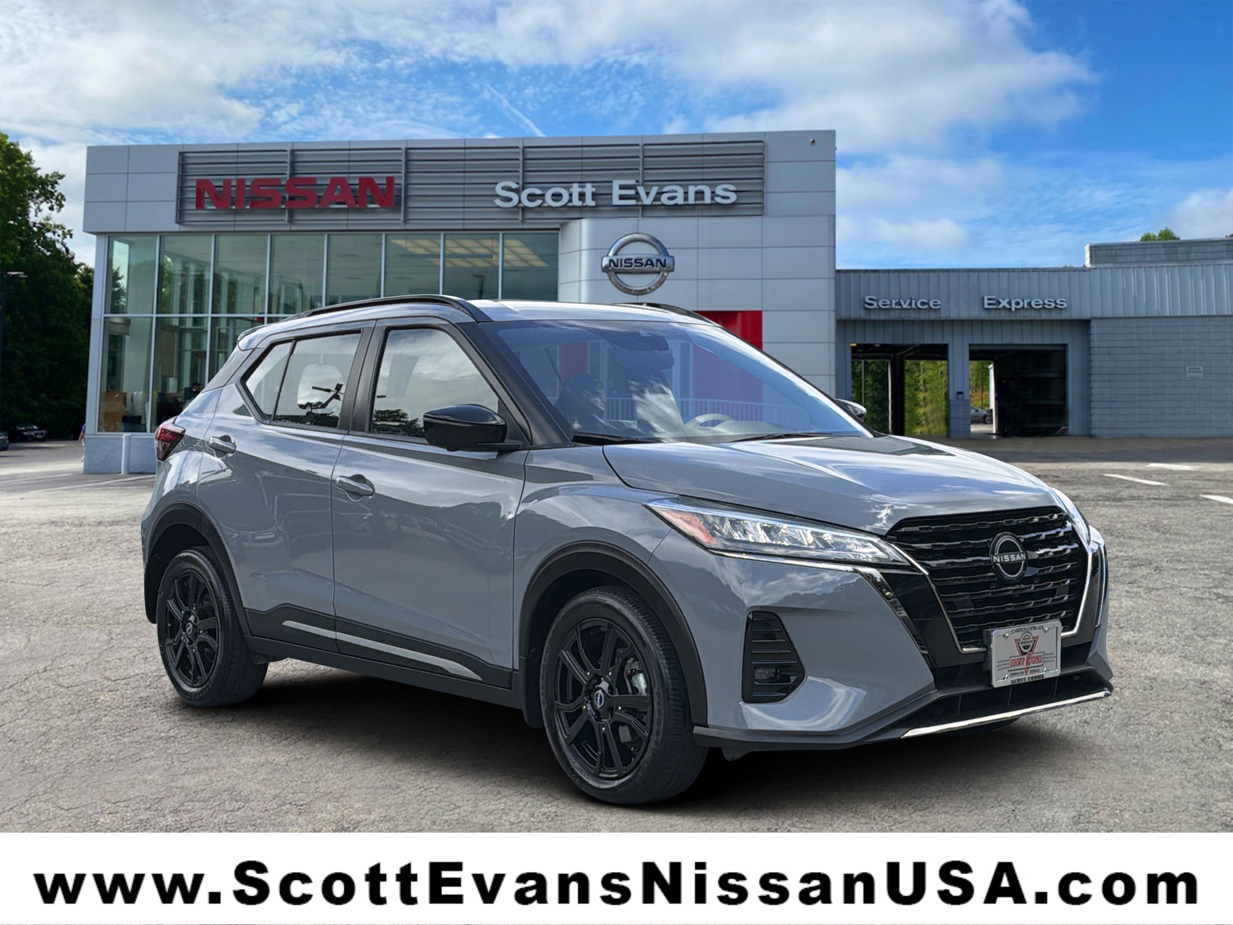 Used 2024 Boulder Gray Pearl Nissan SR image 1