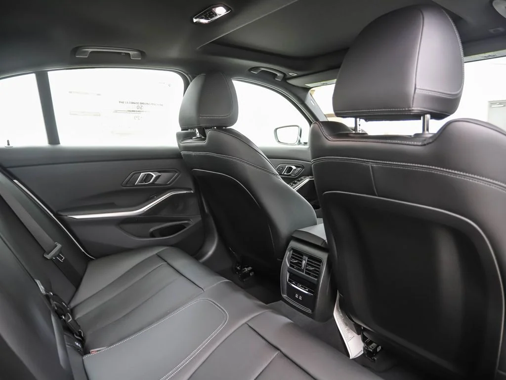 2025 BMW 3 Series 330i - Photo 25