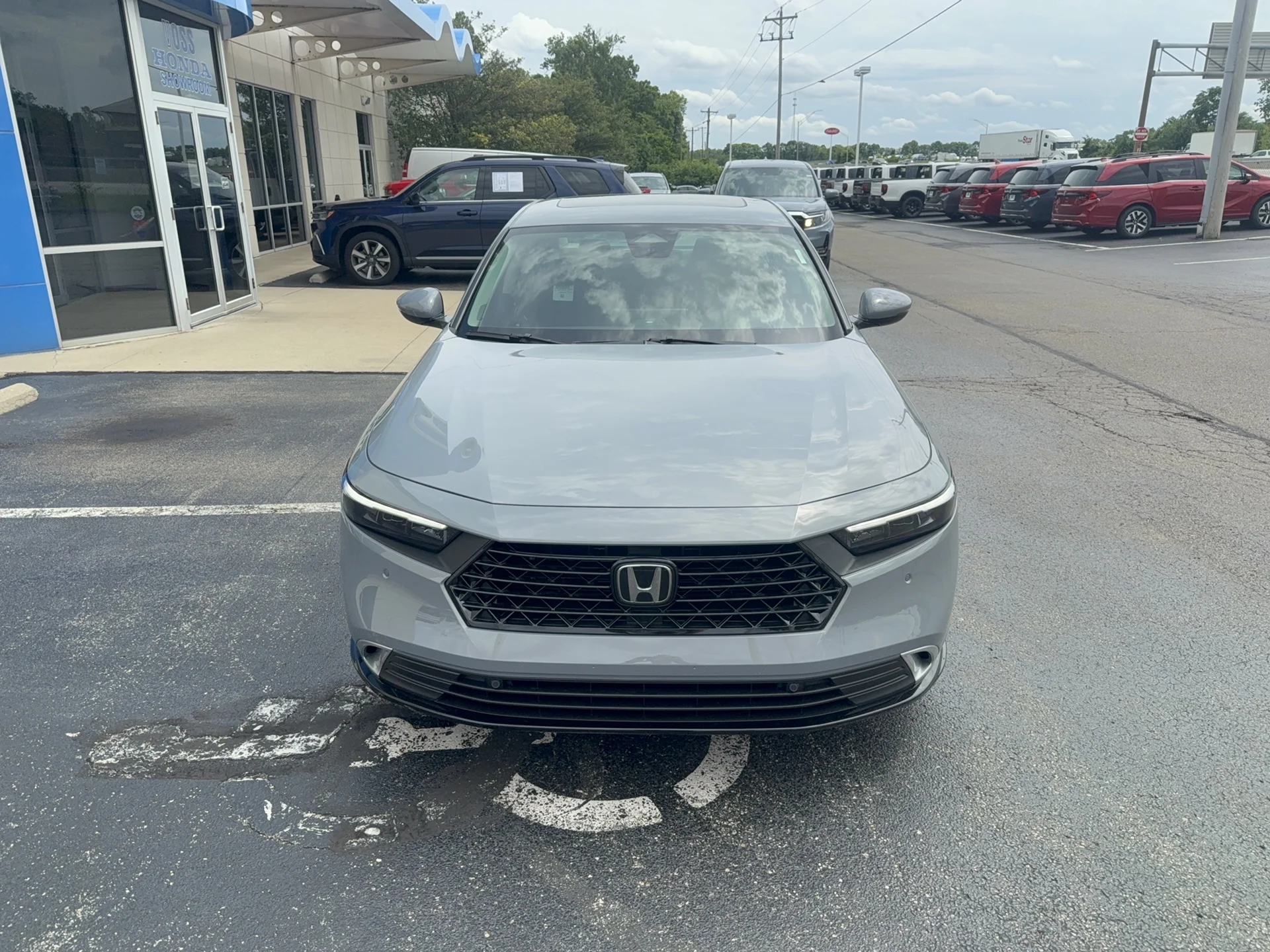 New 2026 Urban Gray Pearl Honda Touring image 2