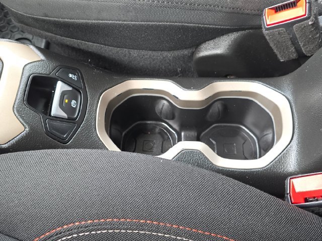 2016 Jeep Renegade 75th Anniversary Edition - Photo 33