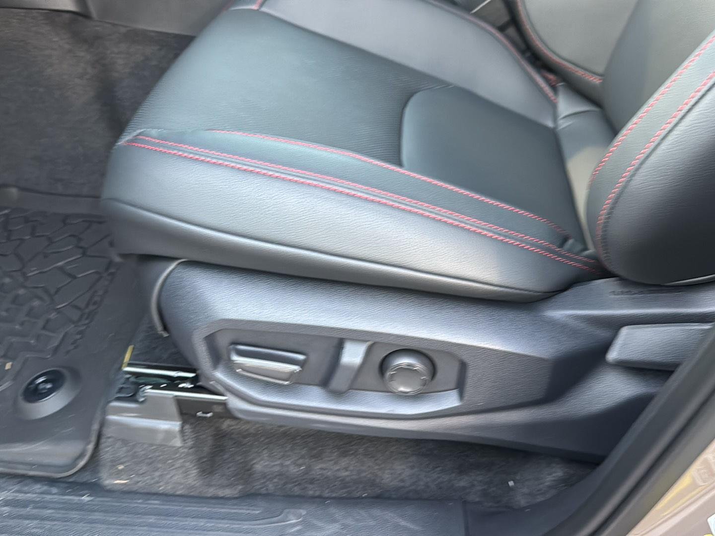 2025 Toyota Tacoma TRD Pro - Photo 28