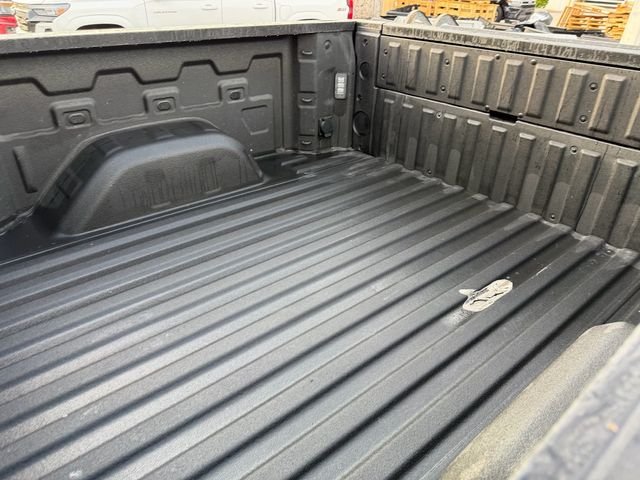 2022 Chevrolet Silverado 1500 LTZ - Photo 10