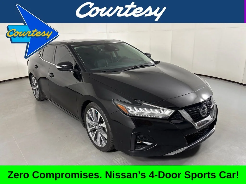 Used 2020 Black Nissan Platinum image 1