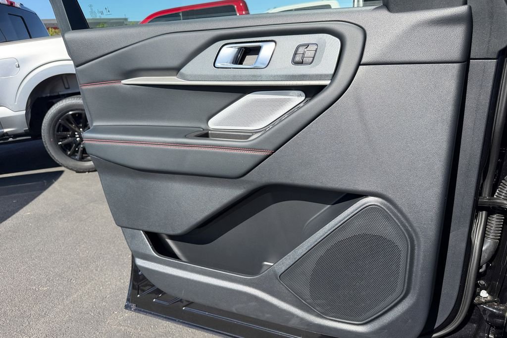 New 2026 Agate Black Metallic Ford ST image 13