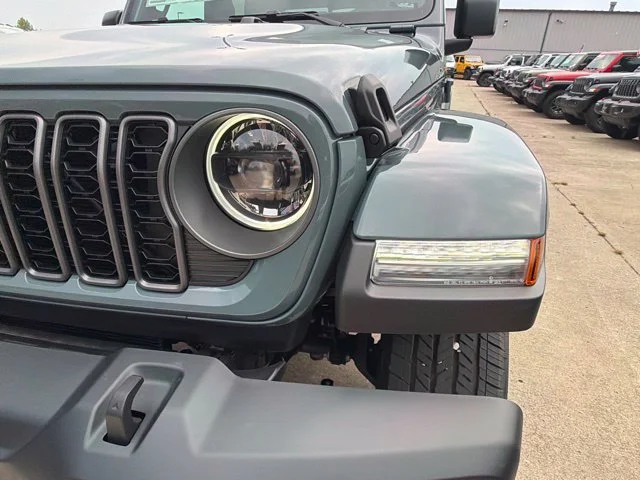 New 2026 Anvil Clear-Coat Exterior Paint Jeep Sahara image 9