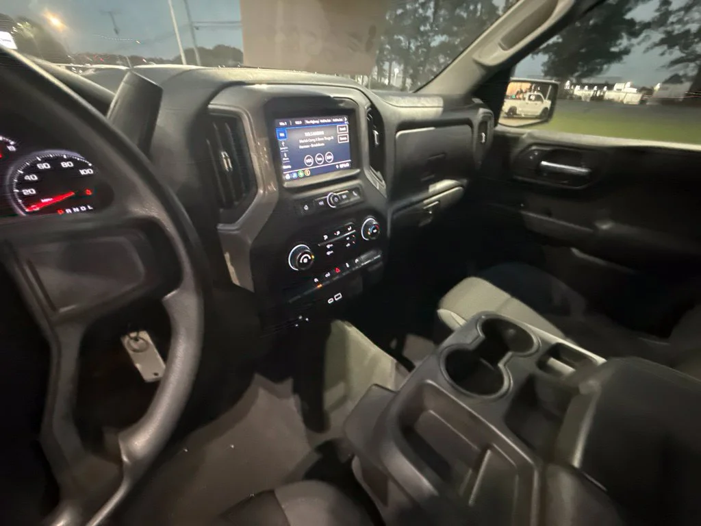 Used 2022 Black Chevrolet Custom image 18