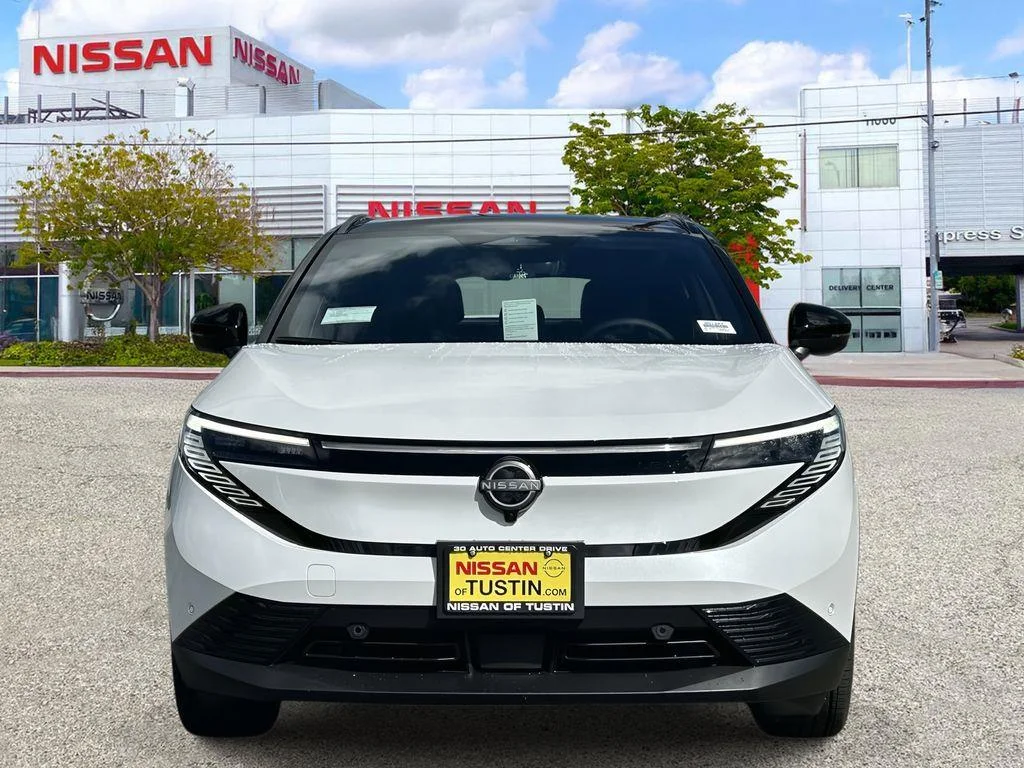 New 2026 Everest White Pearl Tricoat/Black Nissan PLATINUM+ image 6