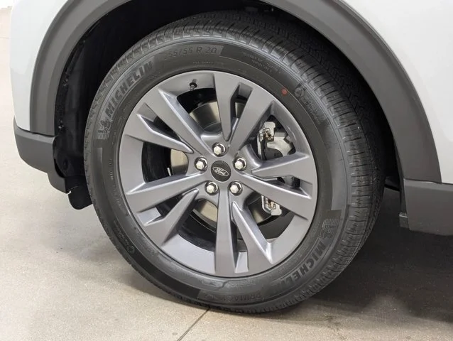 New 2027 Avalanche Gray Ford Active image 32