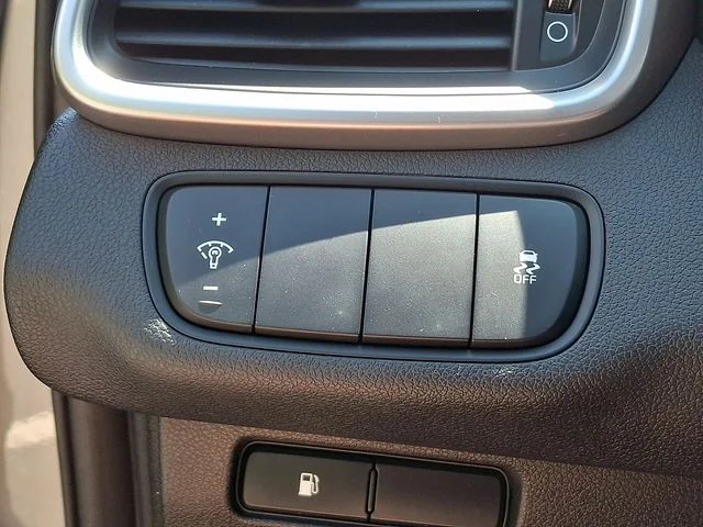 Used 2016 Silver Kia LX image 23