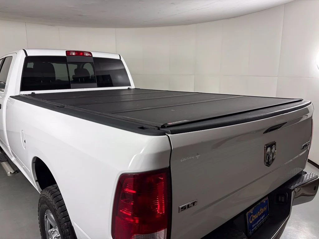 Used 2016 White Ram SLT image 35