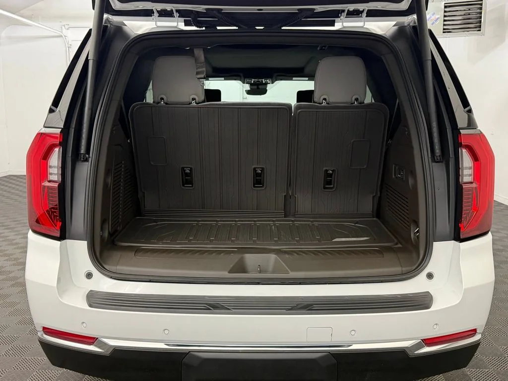 Used 2026 Summit White GMC Elevation image 22