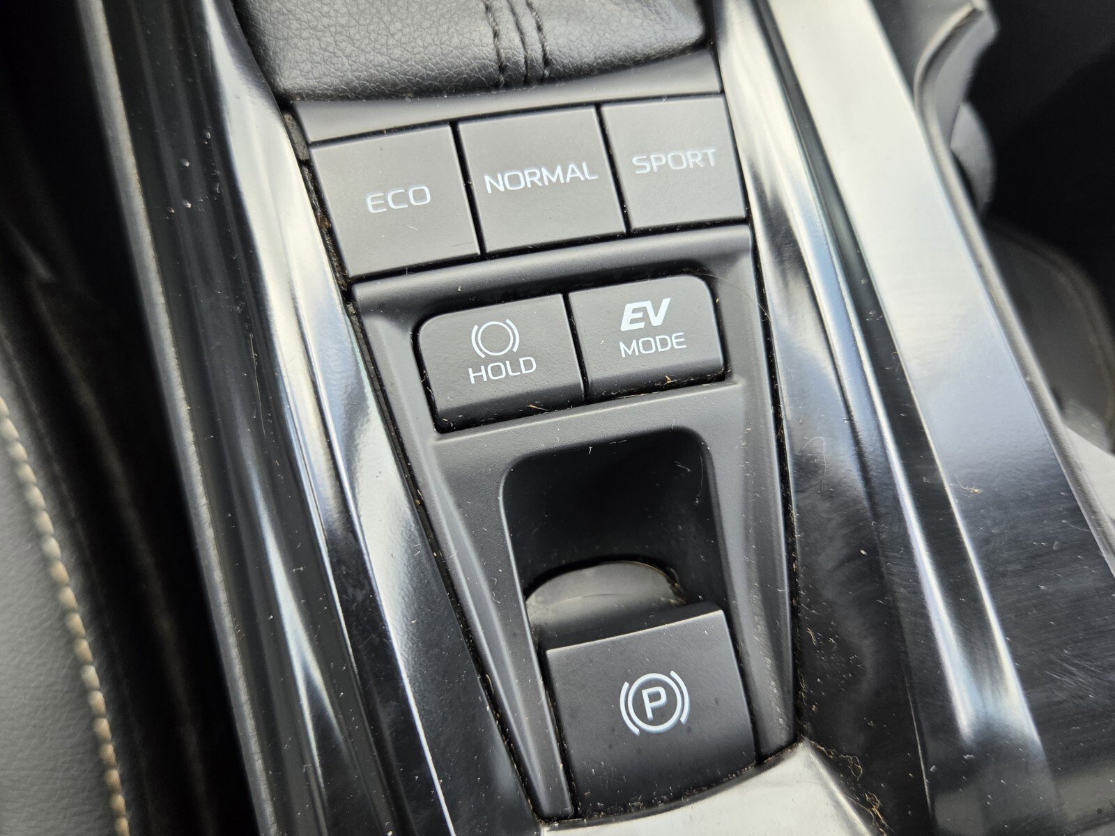 Used 2025 Ice Cap Toyota SE image 15
