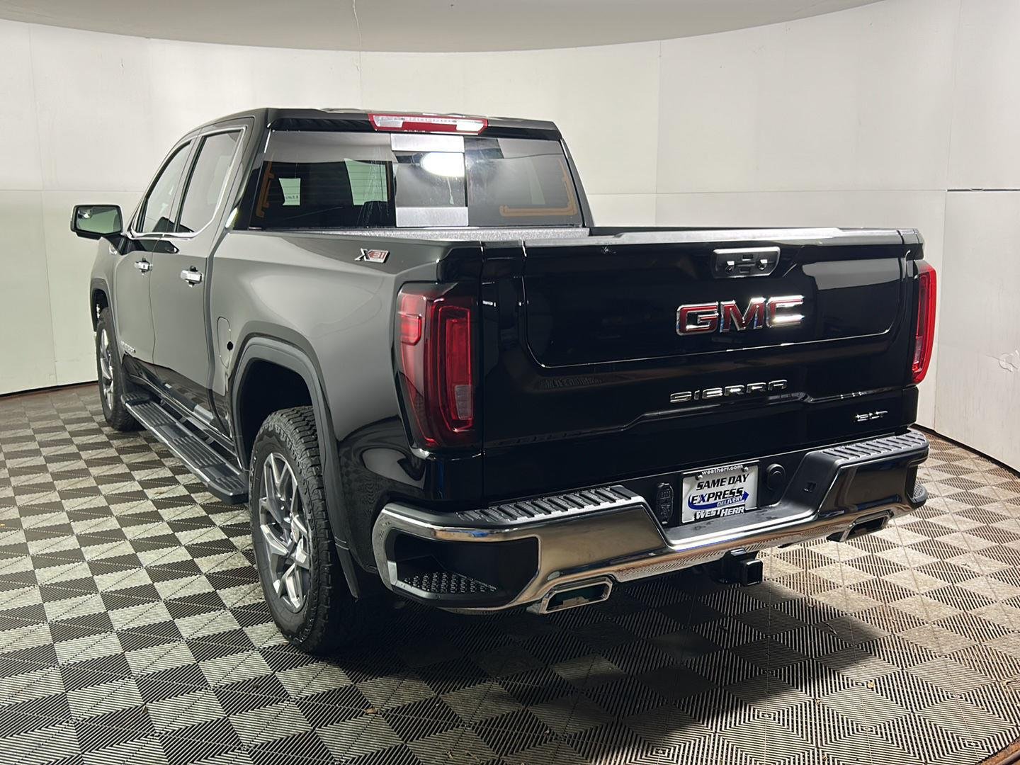 Used 2026 Onyx Black GMC SLT image 10