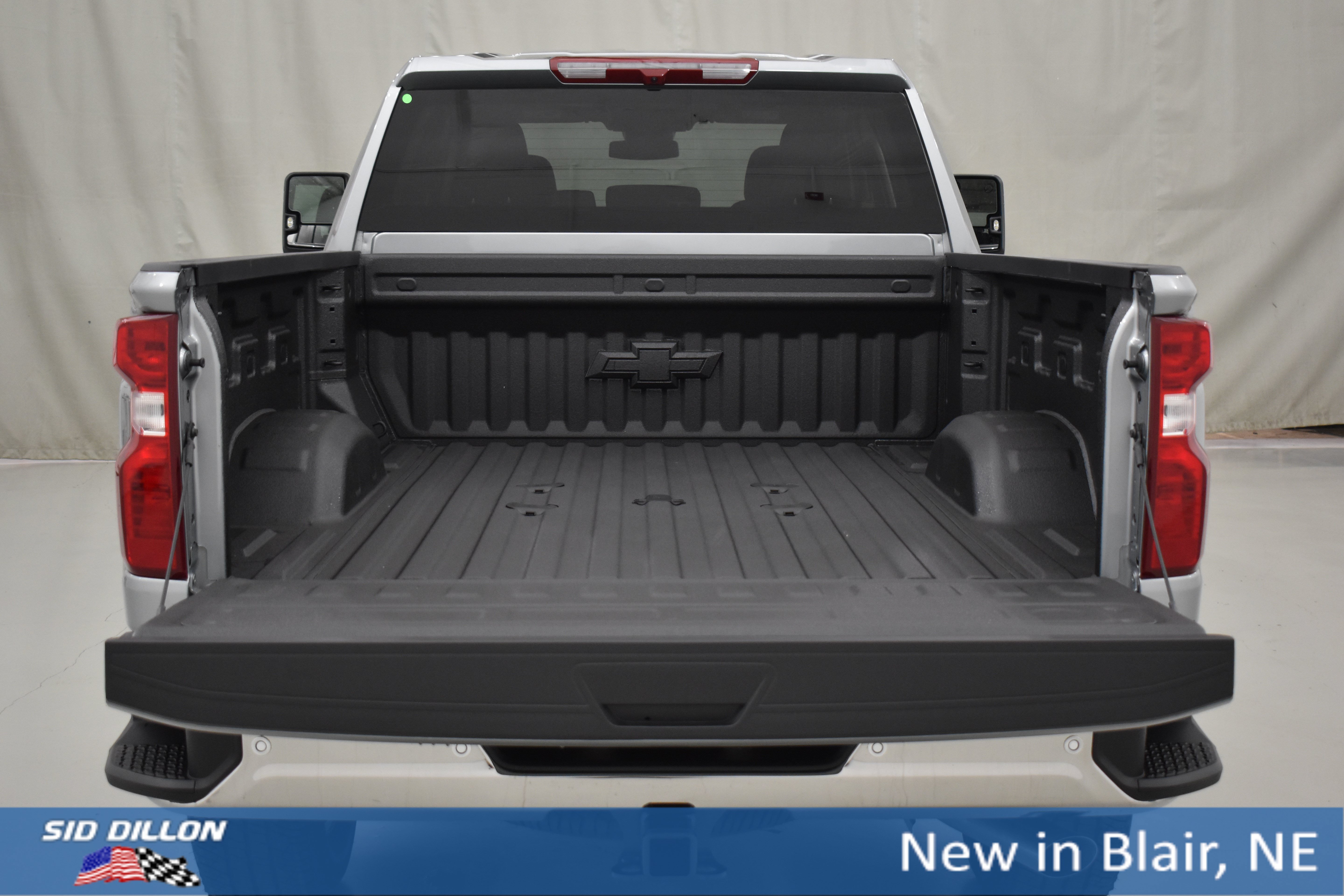 New 2026 Sterling Gray Metallic Chevrolet LT image 11