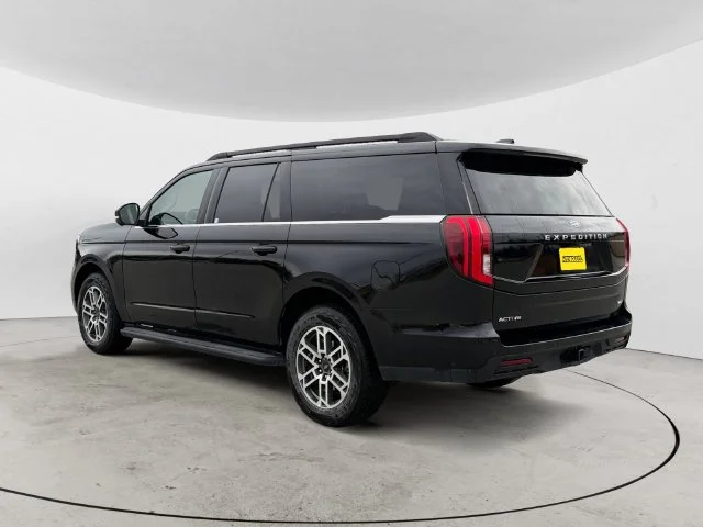 Used 2025 Black Metallic Ford Active image 7