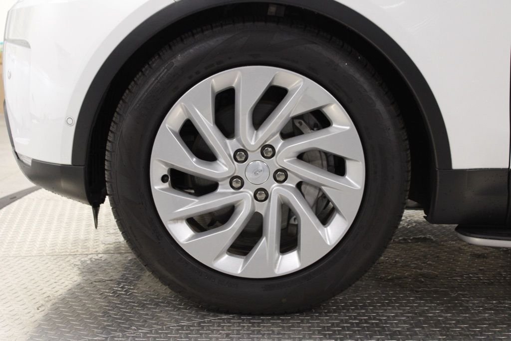 Used 2025 White Land Rover S image 14