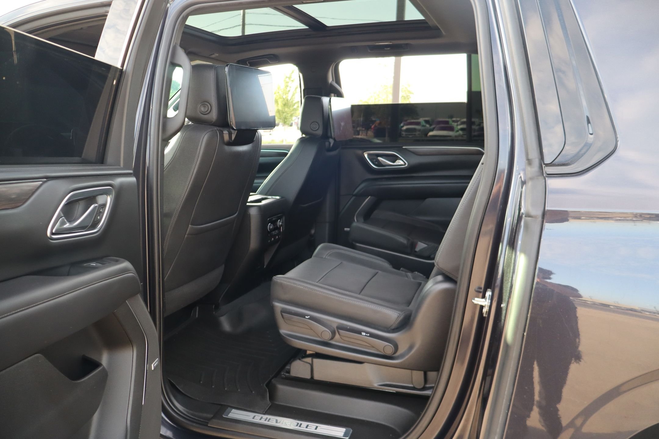 Used 2023 Dark Blue Chevrolet Z71 image 25