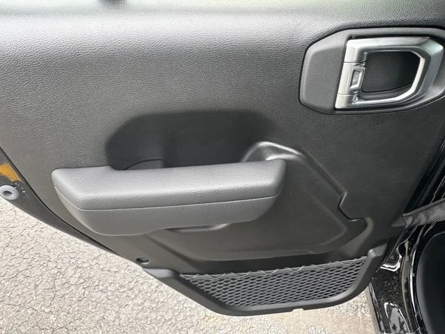 New 2026 Black Clear-Coat Exterior Paint Jeep Sport S image 18