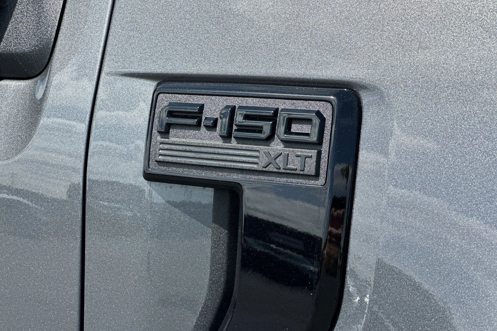 New 2026 Carbonized Gray Metallic Ford XLT image 25