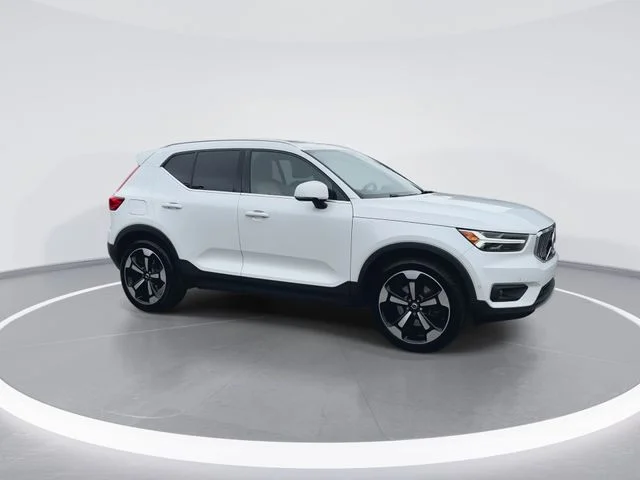 Used 2019 White Volvo T5 Inscription image 9