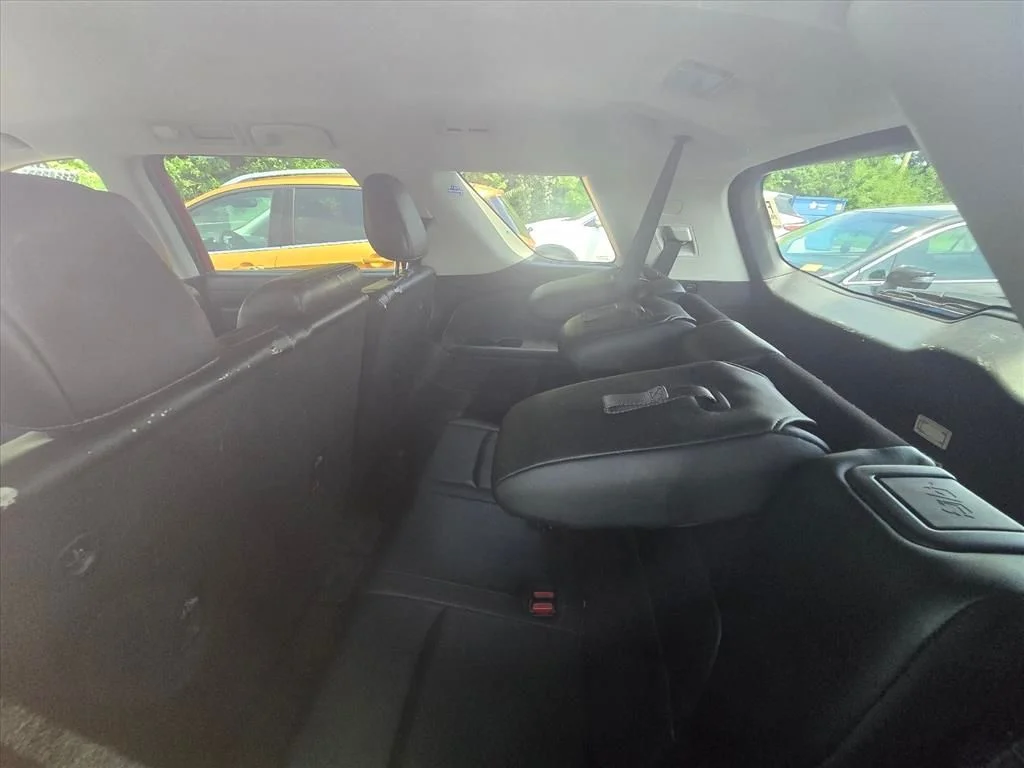 Used 2024 Red Nissan SL image 6