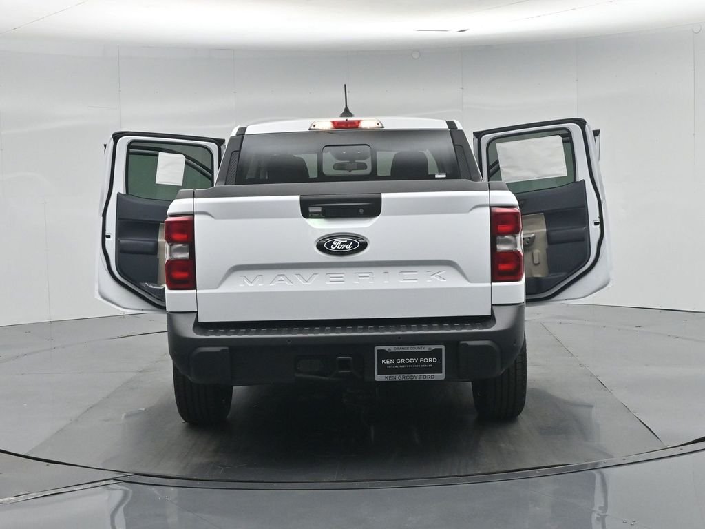New 2026 Oxford White Ford Lariat image 34