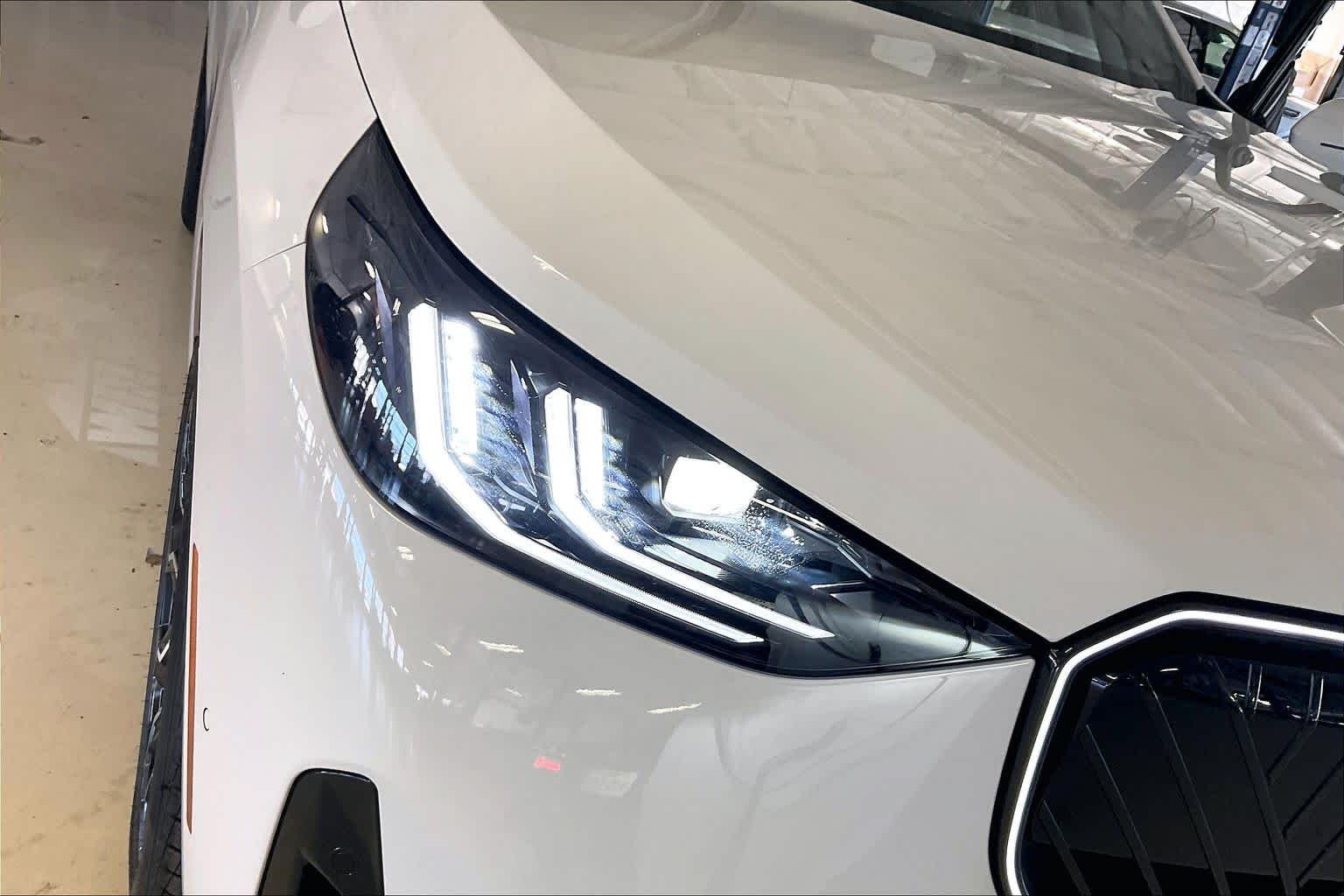 New 2026 Alpine White BMW 30 xDrive image 13