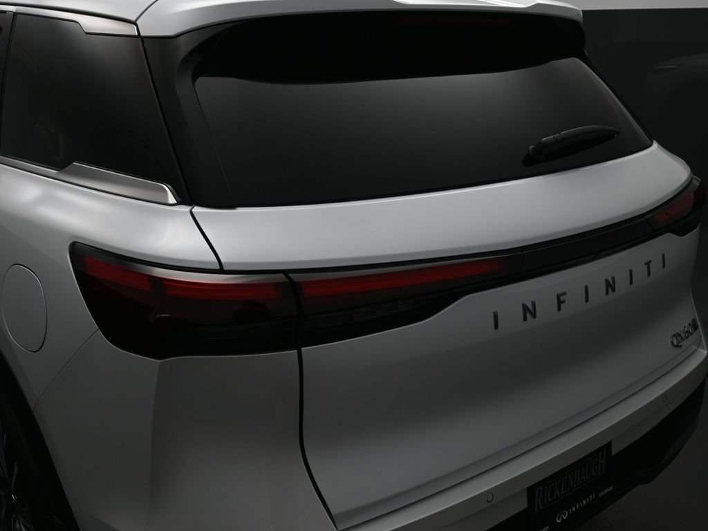 Used 2026 White INFINITI LUXE image 21