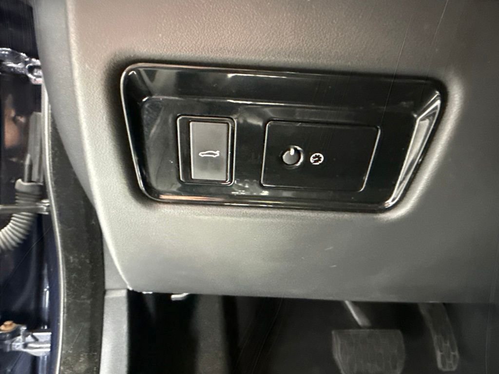 Used 2017 Blue Jaguar 25t image 16