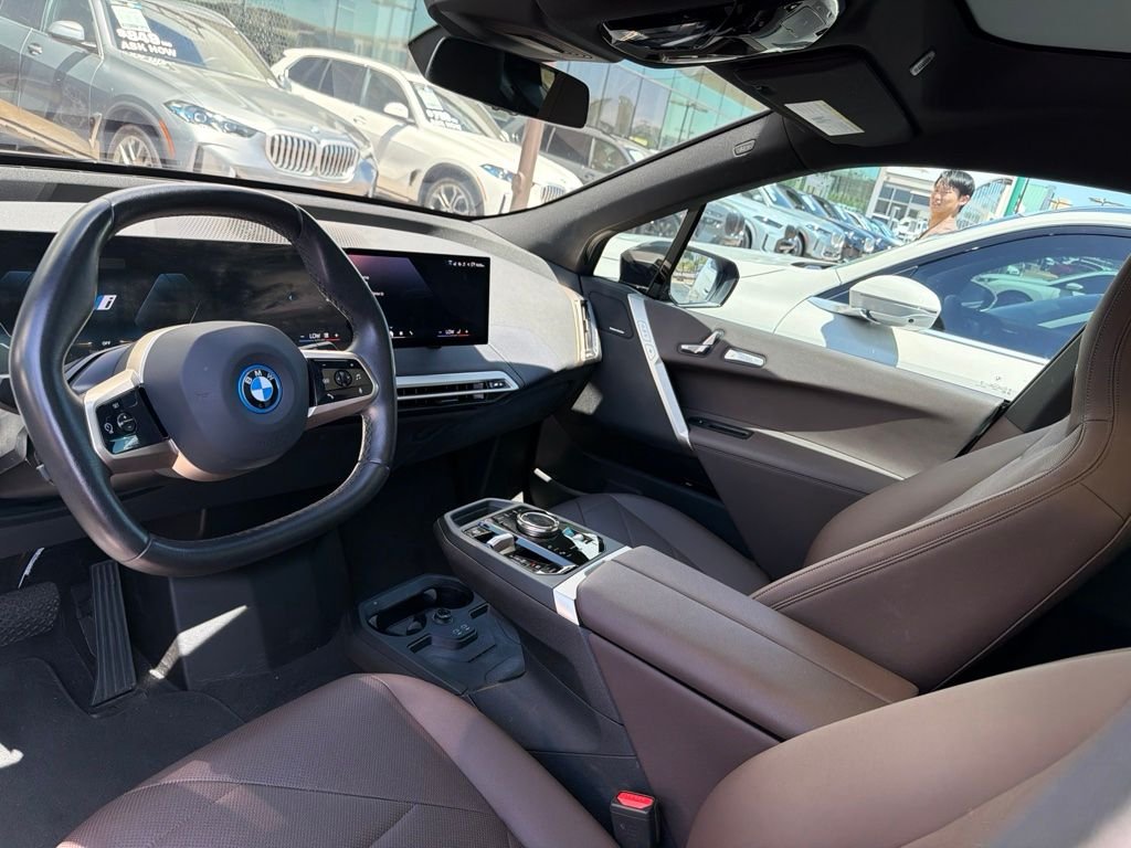 Certified Used 2024 Black Sapphire Metallic BMW xDrive50 image 6